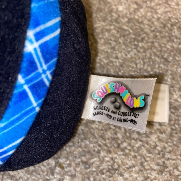 Squish mellow penguin ornament​ - Picture 4 of 4